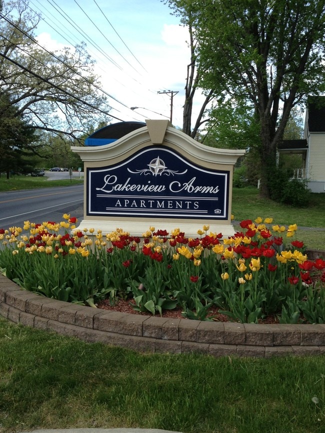 Photo - Lakeview Arms