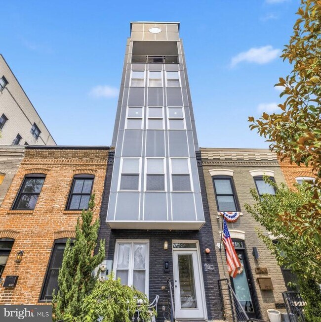 Building Photo - 1013 V St NW Unit 2