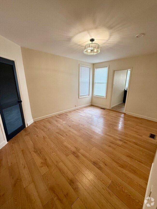 Building Photo - 132 Wakeman Ave Unit 1 Rental