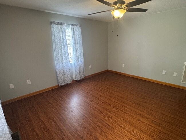 Photo - Old Stage Rd Duplex Unidad 5462 Old Stage Rd