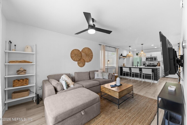Photo - 525 6th St S