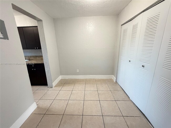 Photo - 2129 Davie Blvd Unidad 135