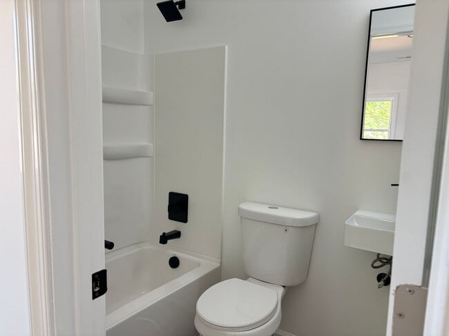 Photo - 1401 Hanover St