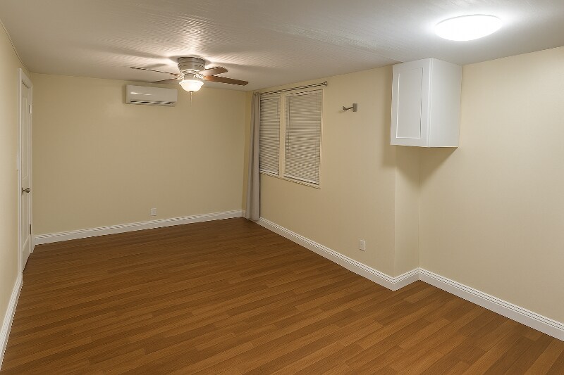 Photo - 423 N L St Unit 2