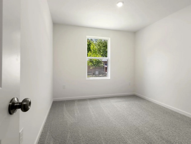 Photo - 115 Tiger Lily Ln