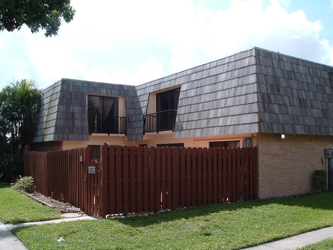 Building Photo - SPRINGDALE TOWNHOMES