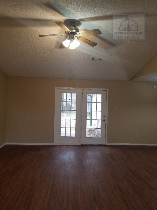 Photo - 20 Fieldcrest Ln