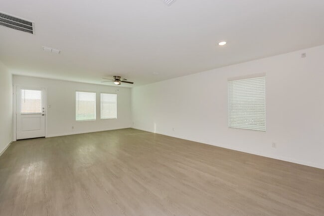 Photo - 1611 Sparrow Hawk Rd