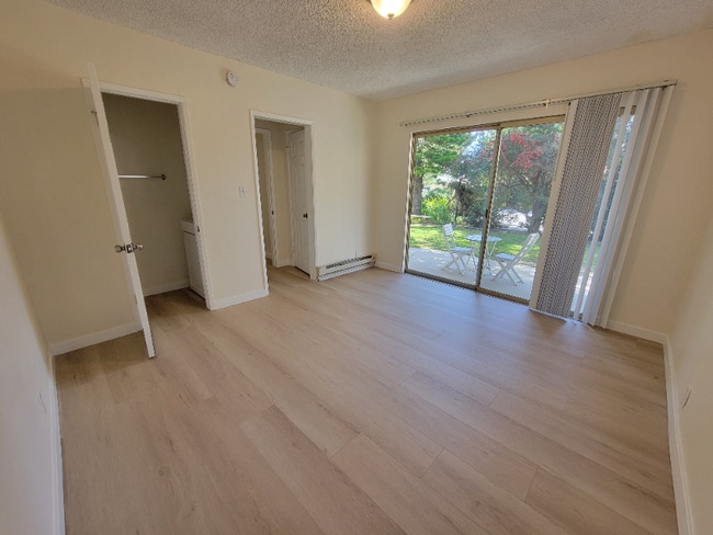 Photo - 13531 Wyandotte St Unidad 9