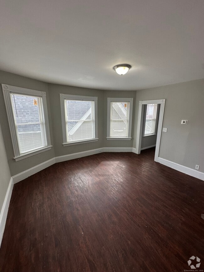 Building Photo - 275 Brooks St Unit 2nd Floor Rental