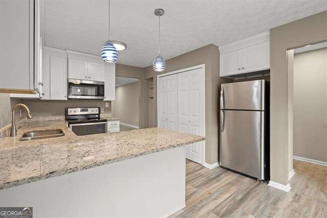 Photo - 326 Farm Pl Ct NE