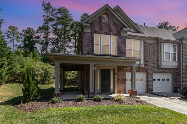 Building Photo - Lovely 2-Bedroom Move-In Ready Townhome in...
