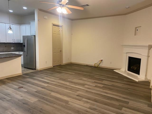 Photo - 2465 Embleton Dr