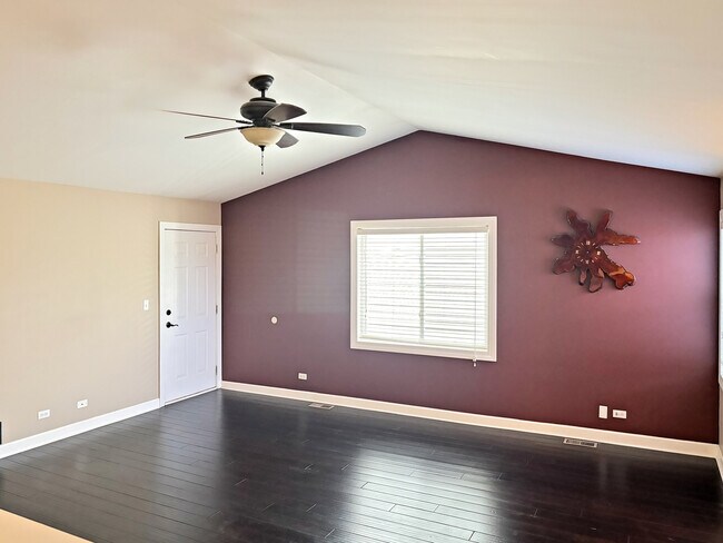 Photo - 559 Sandy Ct