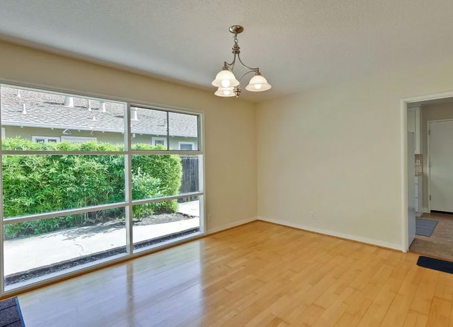 Photo - Spacious & Bright Home Close to Parks, Schools, Shopping and More!