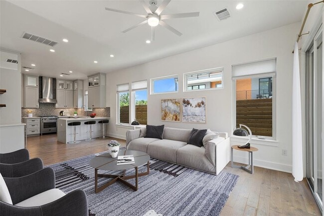 Building Photo - 4020 Valley View Rd