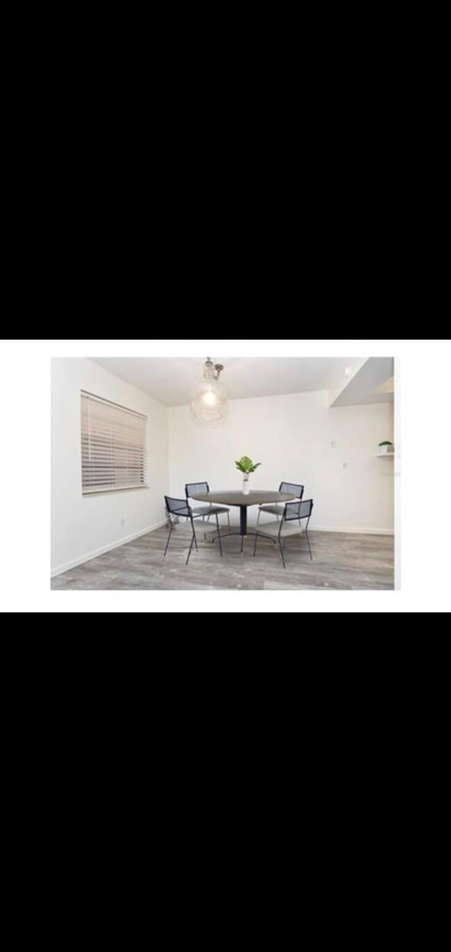 Comedor - 66 Boundary Blvd Unidad 280