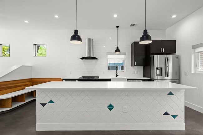 Photo - 4608 Santa Anna St