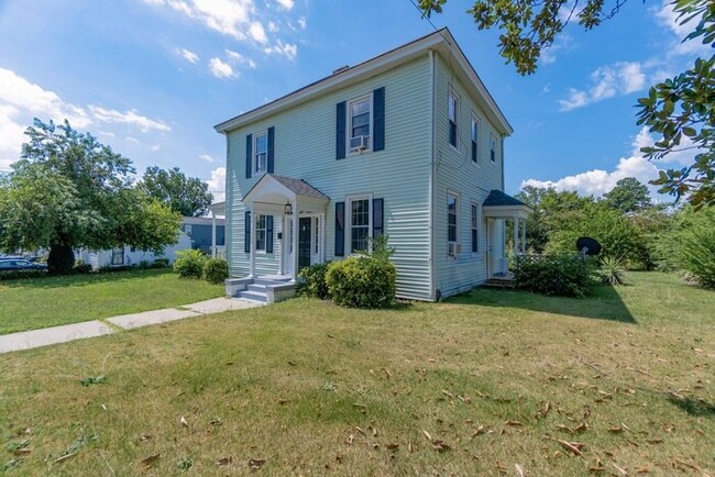 Photo - GORGEOUS COLONIAL HOME FOR RENT IN NEWPORT NEWS!!!