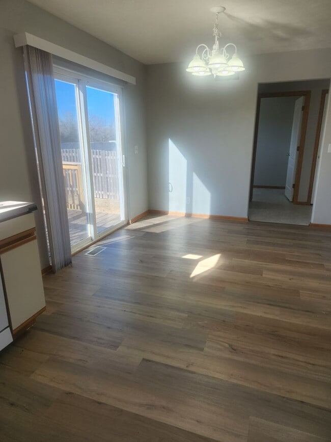 Photo - South Lincoln Townhouse with 4 bedrooms, 2 1/2 baths, and 2 stall garage.