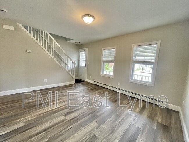 Photo - 253 Yantic St
