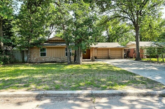 Building Photo - 6004 NW 27th St Rental