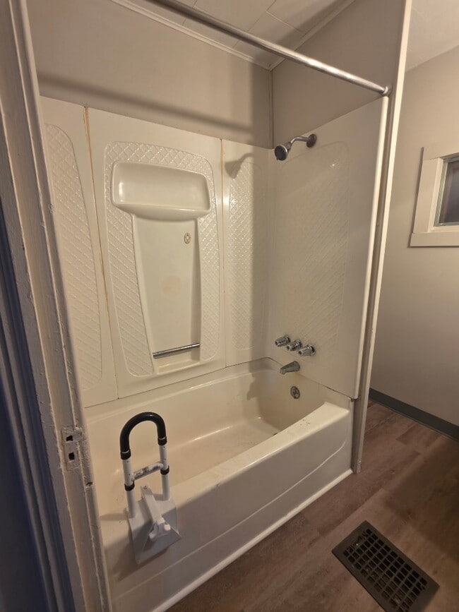 Photo - 2012 Pine Ave