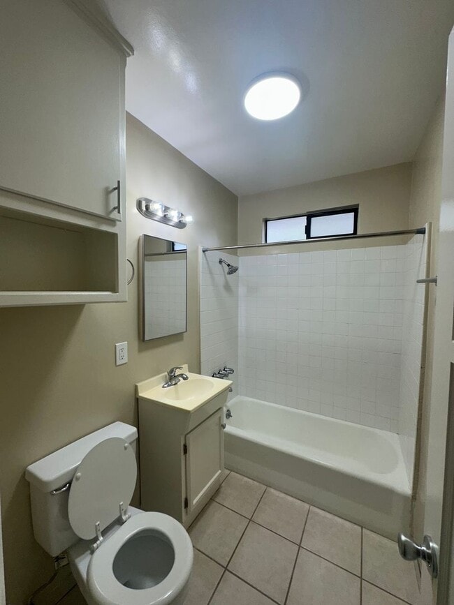 Photo - 12305OC Unidad 12309