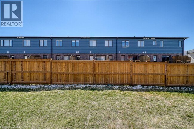Photo - 95 Queensbrook Cres