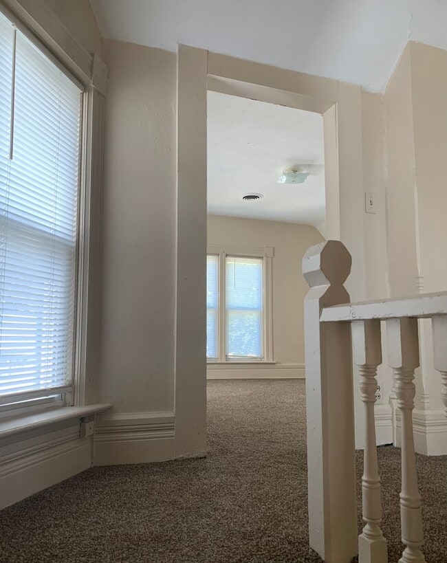 Photo - 281 Jefferson St Unidad 281 1/2 Jefferson St.  2