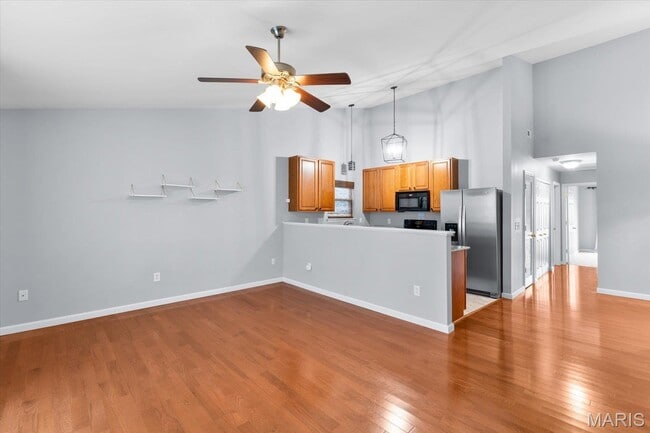 Photo - 729 Tower Grove Dr