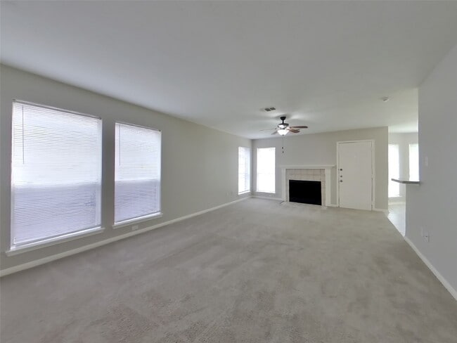 Photo - 1702 Glacier Blue Dr