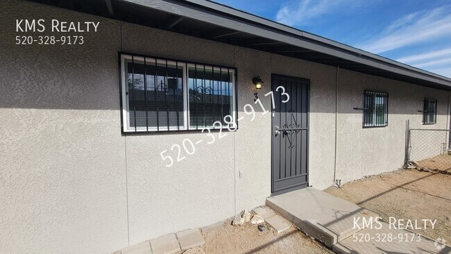 Building Photo - 2 Bed / 1 Bath - OWNER/AGENT Unit 3 Rental