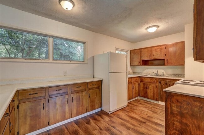 Photo - 2423 Thrasher Ave