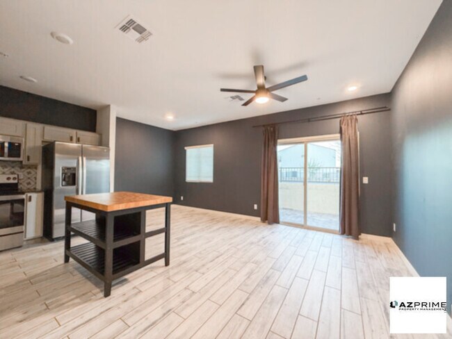 Photo - Upgraded 2/2.5 Phoenix Townhouse!