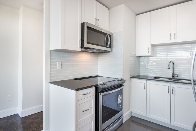 Photo - 1080 Kingston