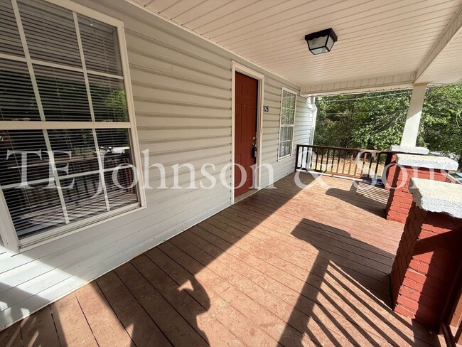 Photo - Charming 2 Bedroom Home with Rocking Chair Front Porch Near Downtown Winston-Salem