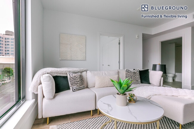 Photo - 1288 Howard St Unit FL4-ID2123