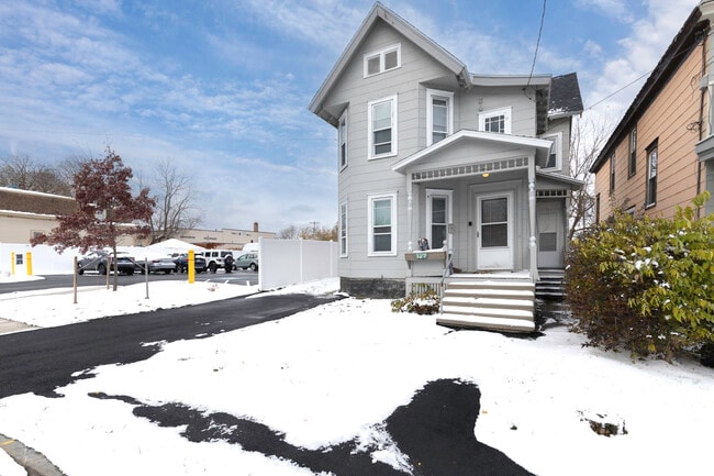 Photo - 127 Ashworth Pl