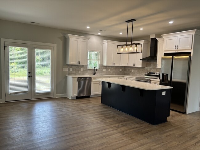 Photo - 718 S Pleasant Coates Rd