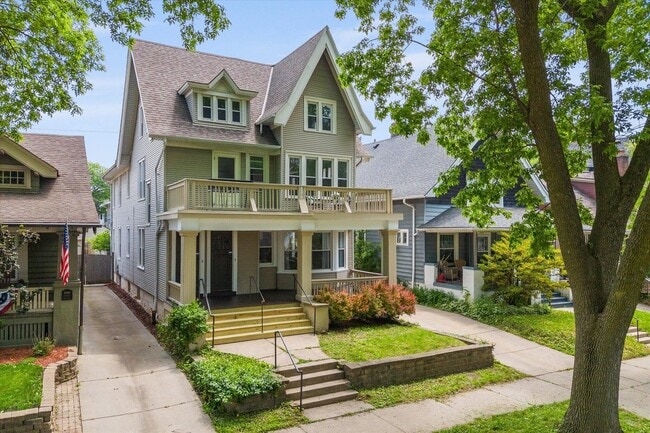 Photo - 2856 N Frederick Ave Unit 2856