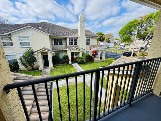 Photo - 705 Belmont Ln