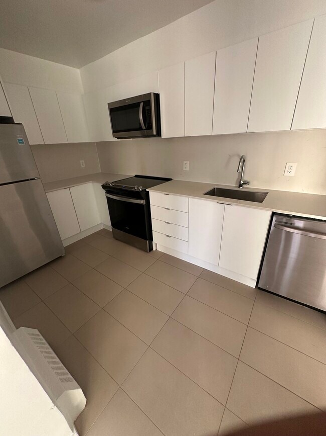 Photo - 457 Marlee Ave Unit 405