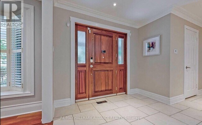 Photo - 2413 Robin Dr