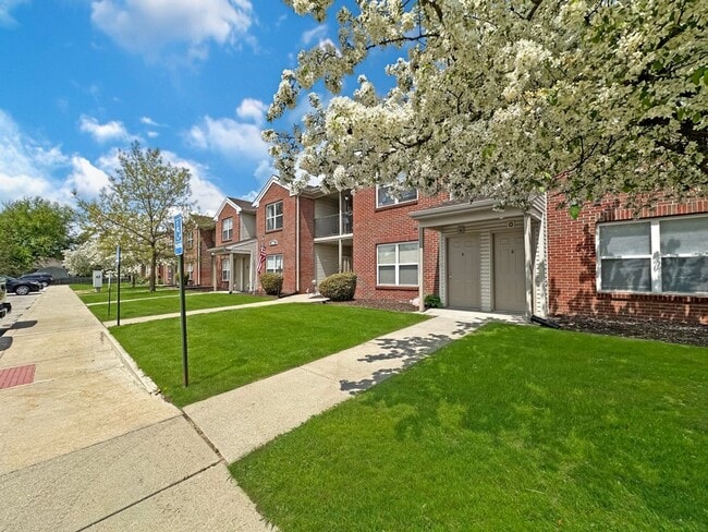 Photo - Adrian College Less than 2 miles away*****...