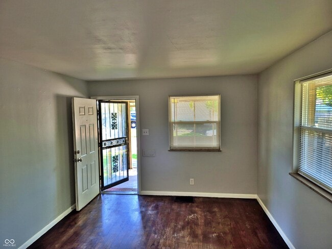 1450 N Campbell Ave