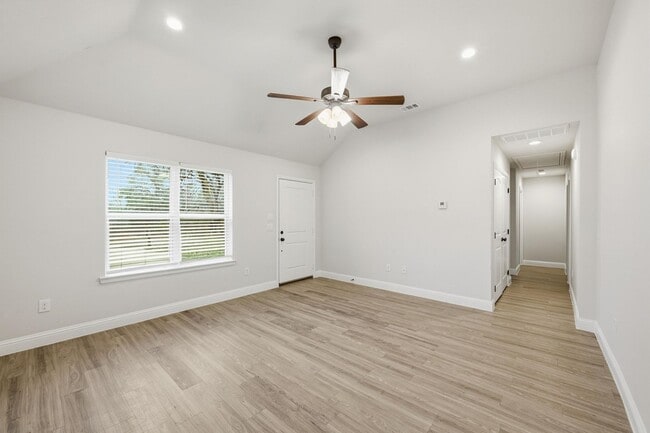 Photo - Immaculate 3 Bedroom Home with Stainless Appliances & Modern Finishes Throughout