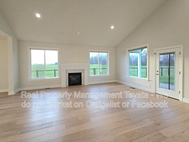 Photo - 810 Sisters Ct