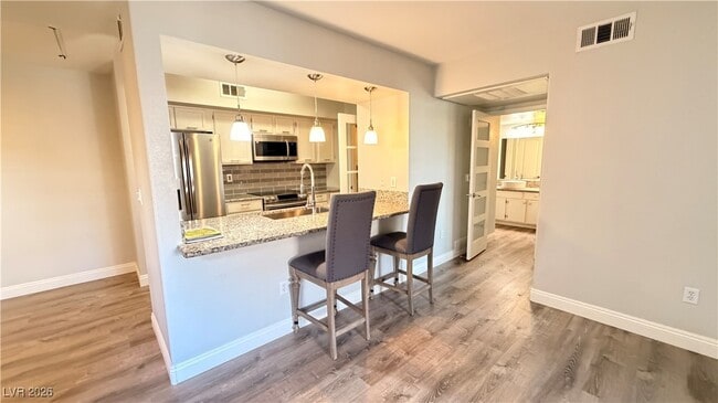 Building Photo - 6650 W Warm Springs Rd Unit 2008