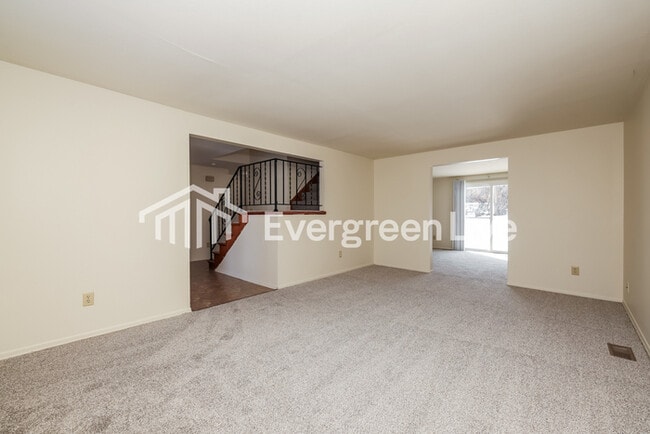 Photo - 6420 Larcomb Dr